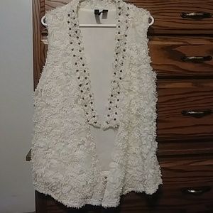 BKE boutique vest - small